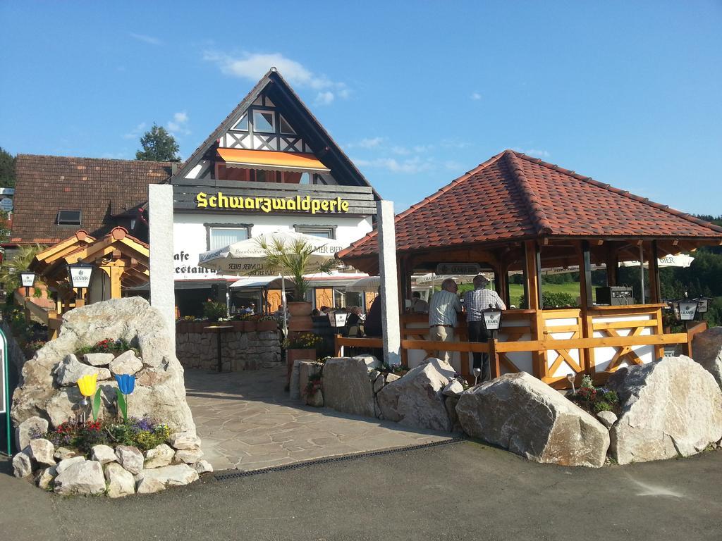 Hotel-Berggasthof Schwarzwaldperle ซัสบาควัลเดิน ภายนอก รูปภาพ