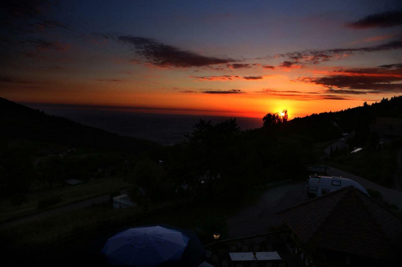 Hotel-Berggasthof Schwarzwaldperle ซัสบาควัลเดิน ภายนอก รูปภาพ